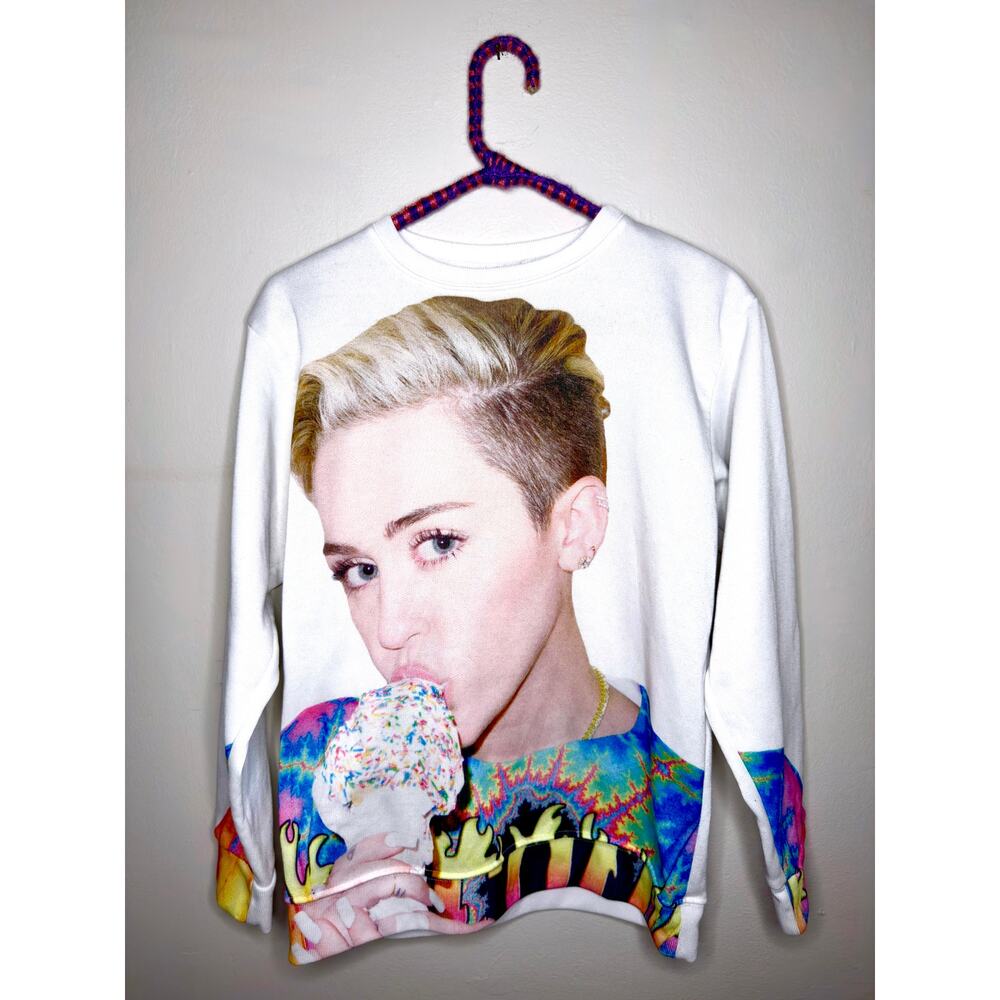 RARE Official Miley Cyrus Bangerz Tour 2014 Crewneck Sweatshirt